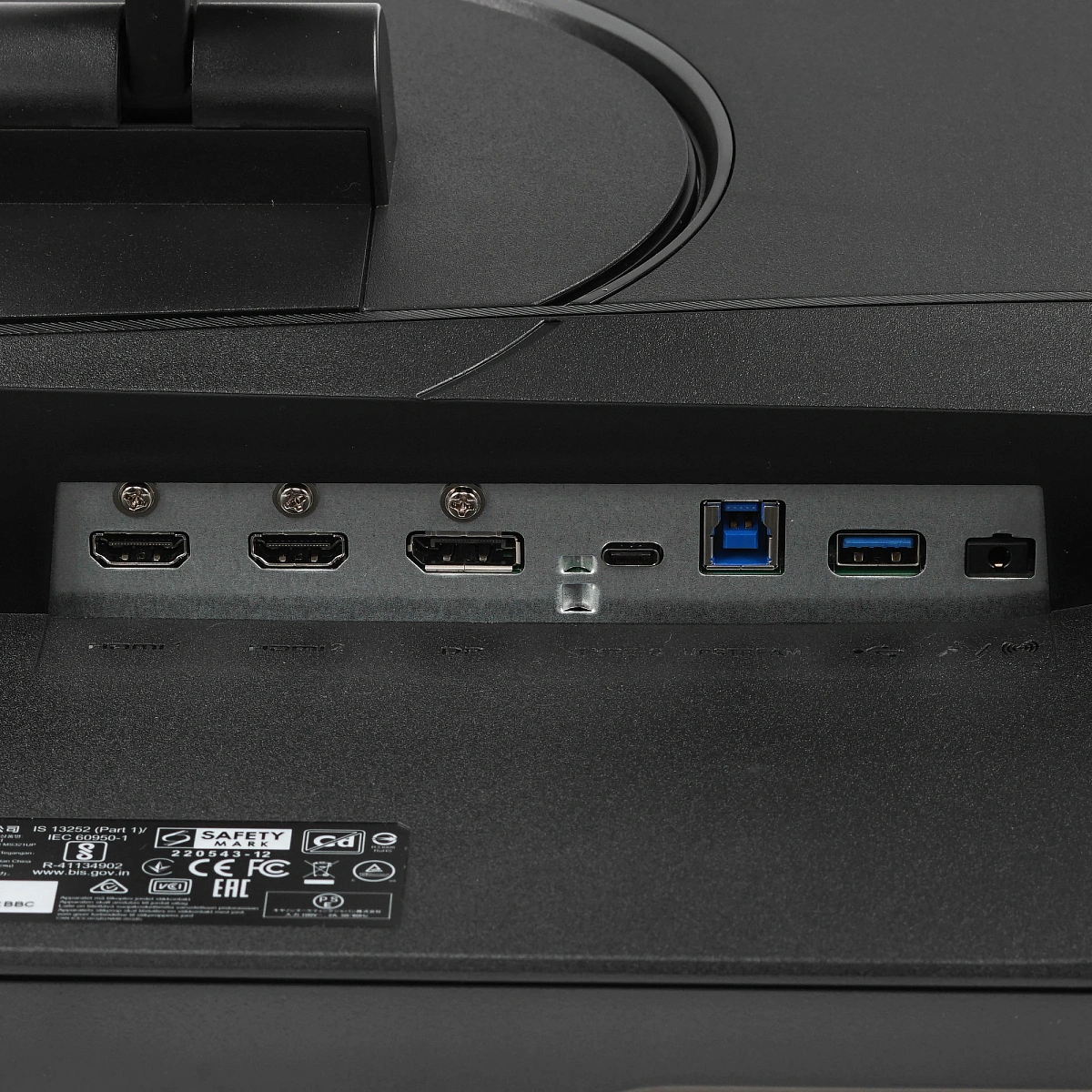 Монитор 32" MSI Summit MS321UP, Black, IPS, 3840x2160@60Hz,400кд/м2,1000:1,4ms,3xUSB,USB-С,2xHDMI,DP